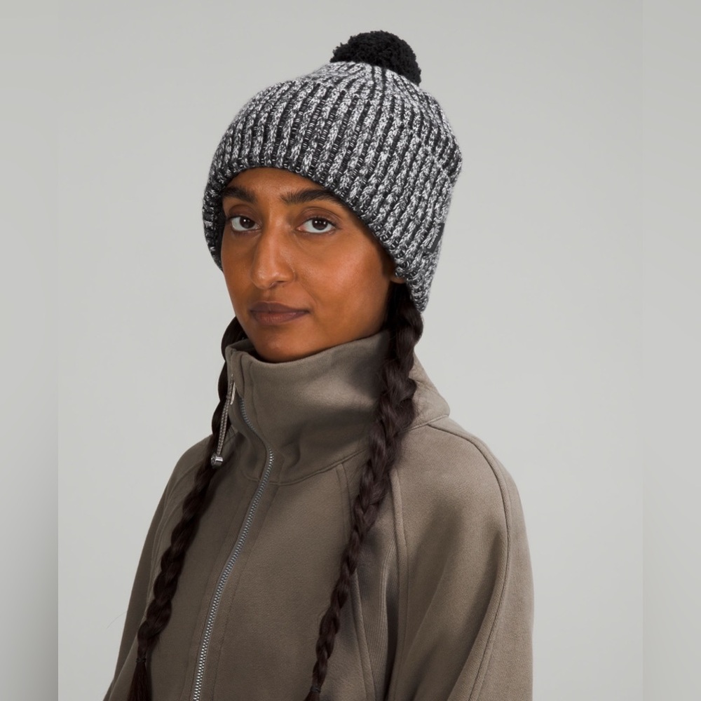 Lululemon Black White Textured Fleece Lined Knit Beanie